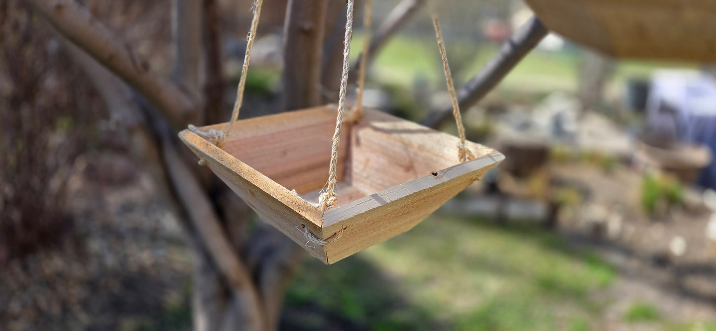 Geometric hanging cedar planters